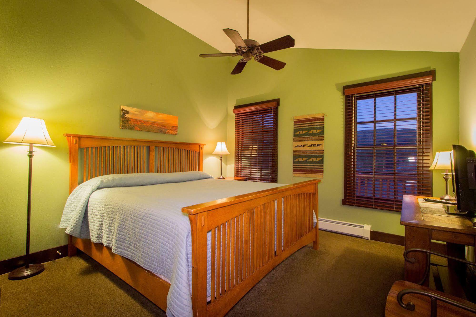 Marys Lake Lodge Mountain Resort And Condos Estes Park Exterior photo